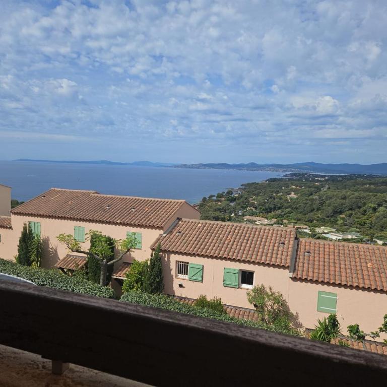 Appartement vue mer et Esterel avec piscine - Apartment mit 2 Schlafzimmern - 2