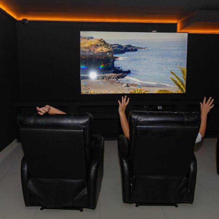 6BR Luxury Villa with Pool, Jacuzzi, Cinema & Snooker by Aqua Vista Tenerife - Villa con piscina privada - 6
