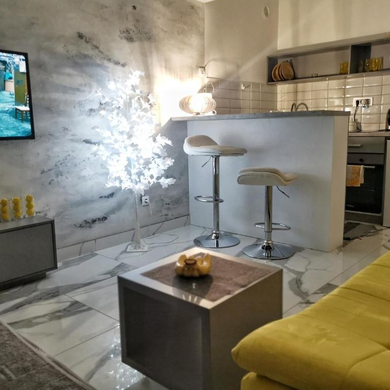 YellowOne - One-Bedroom Apartment - 5