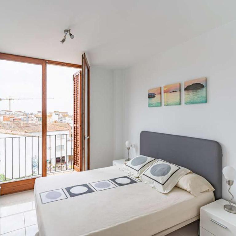 Apartamento en el centro de Tossa de Mar con parking y piscina - Apartamento de 2 dormitorios - 4