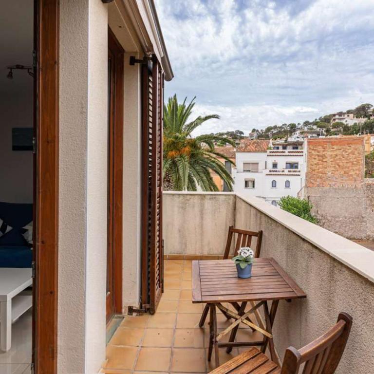 Apartamento en el centro de Tossa de Mar con parking y piscina - Apartamento de 2 dormitorios - 1