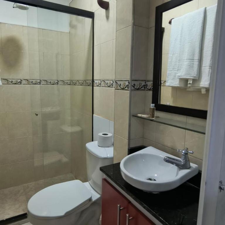 Hotel Medellin Colors La 80 - Double Room with Private Bathroom - 2