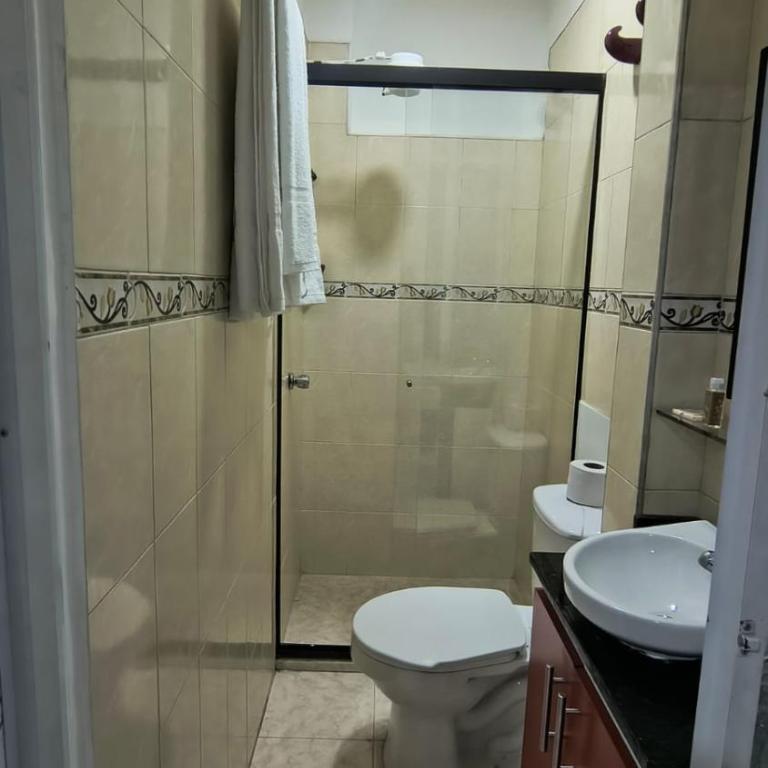 Hotel Medellin Colors La 80 - Double Room with Private Bathroom - 11