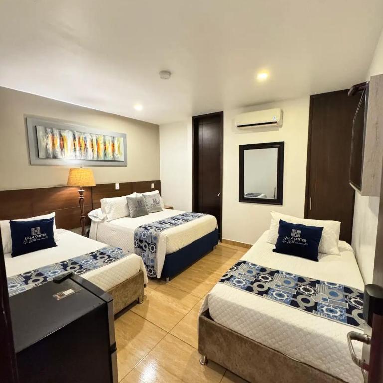 Hotel Ucla Center - Habitación Cuádruple Estándar - 1