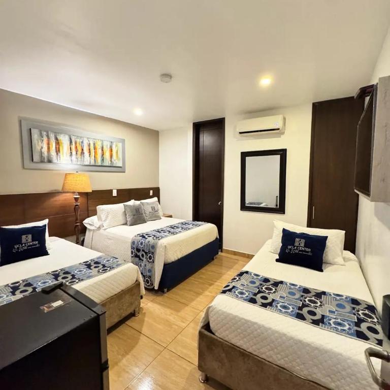 Hotel Ucla Center - Habitación Cuádruple Estándar - 2