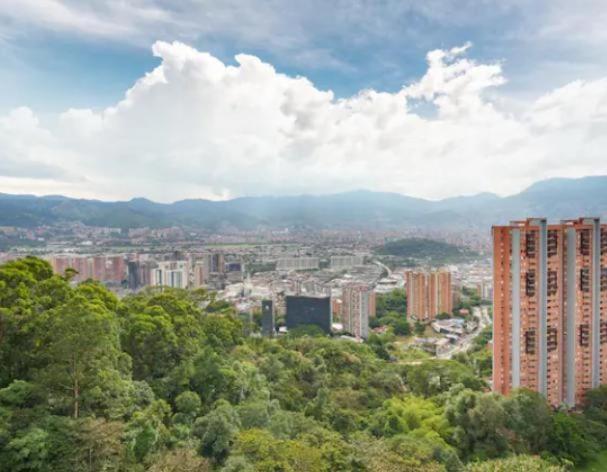 Apartamento de 4 habitaciones, con la mejor vista de Medellin, Palmas - Apartamento - 32