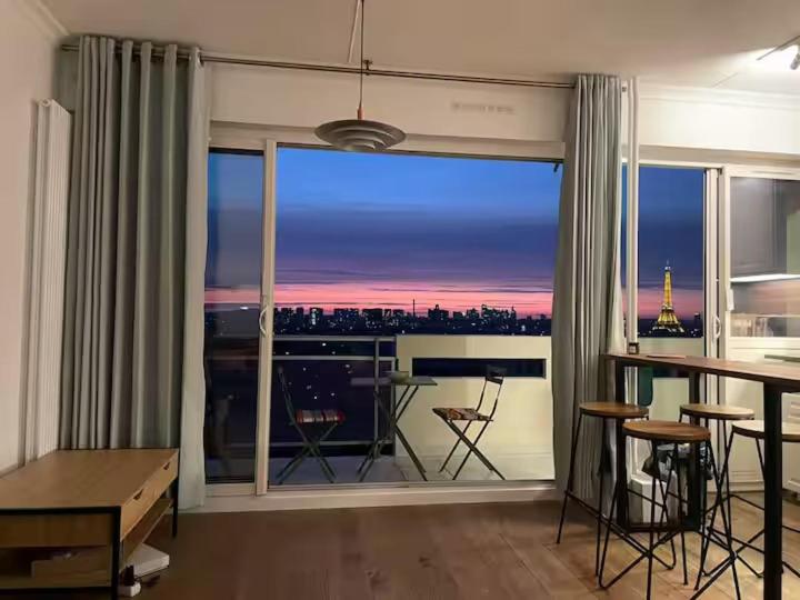 Eiffel View Balcony Hostel - Apartamento de 1 dormitorio - 23