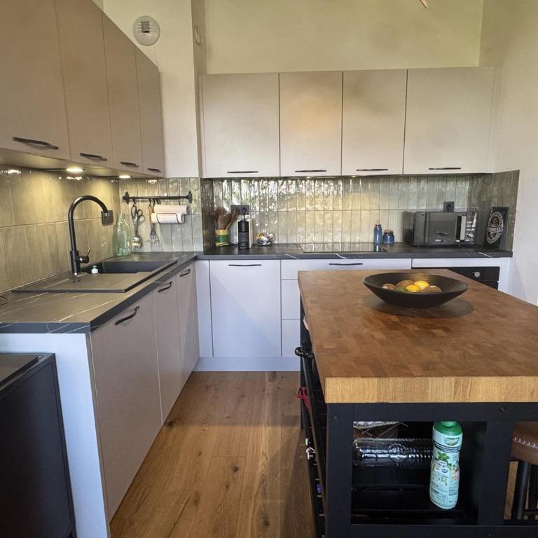 Appartement parking privé - 6 pers. - FR-1-836-82 - Apartment - 5