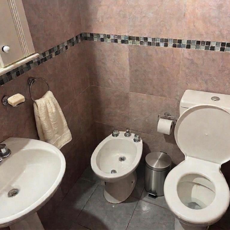 Sweet Home Casa Parque Zona Polideportivo y Hospital HPC - One-Bedroom House - 24