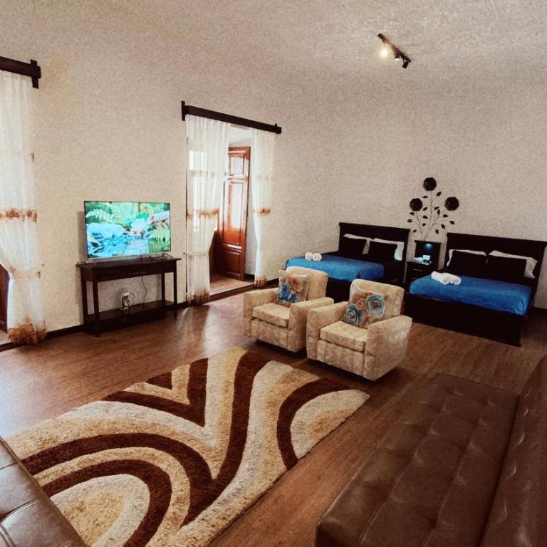 Suite Rosita - El Renacimiento Suites - Suite Familiar Deluxe - 1