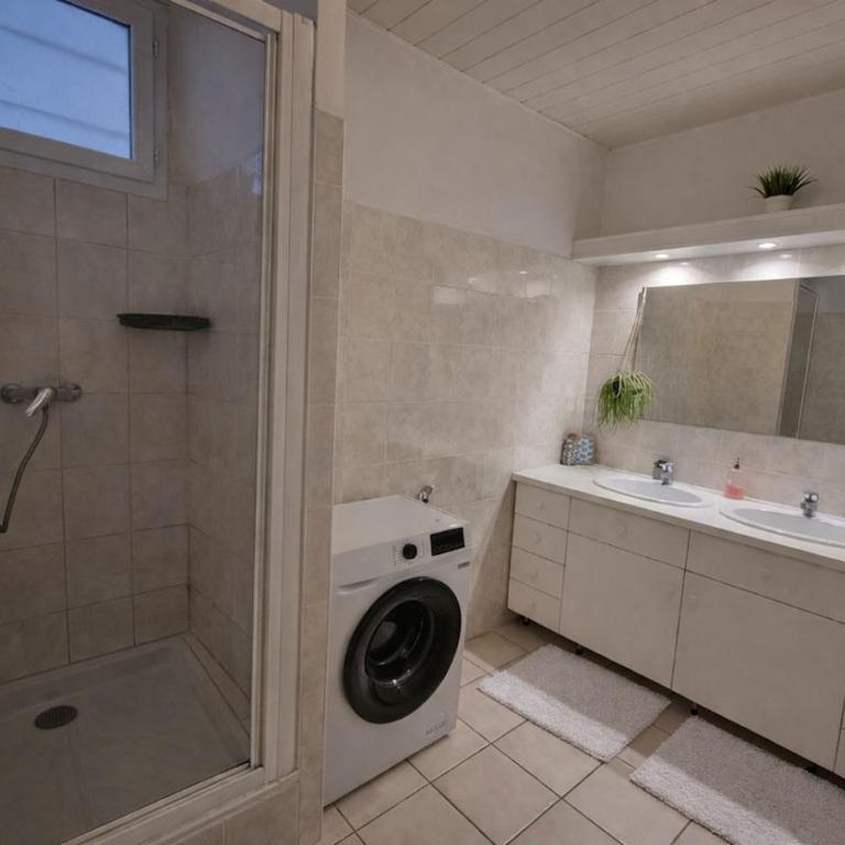 Large, bright apartment close to the old town - Apartment mit 3 Schlafzimmern und Balkon - 8