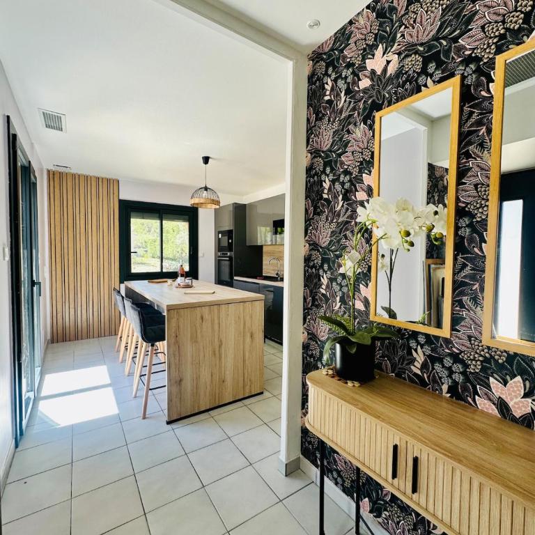 Villa Domitia - Jacuzzi privé - 8 pers - Three-Bedroom Villa - 4