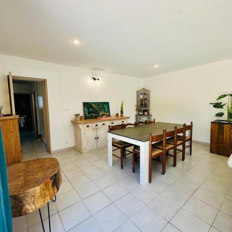 Villa Domitia - Jacuzzi privé - 8 pers - Three-Bedroom Villa - 9