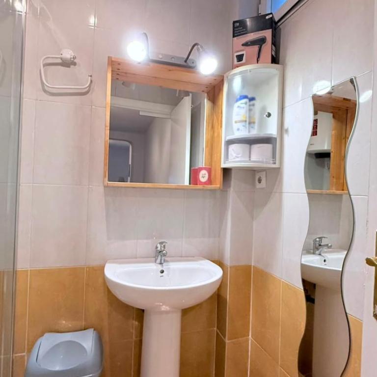 Atocha, luminoso y amplio con 2 balcones - Apartment mit 2 Schlafzimmern - 2