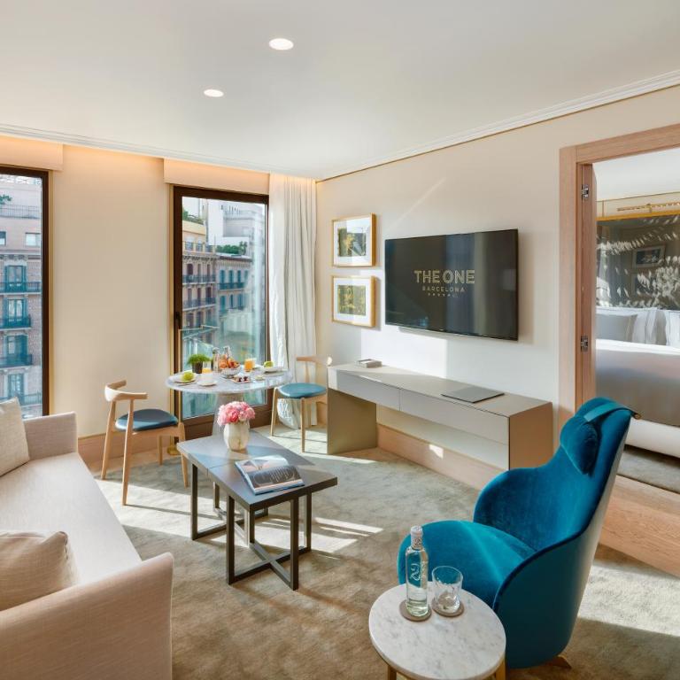 The One Barcelona GL - Suite with City View - 1