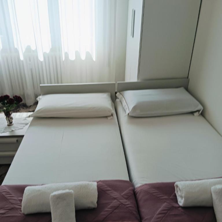 Aaron Guest House - Superior Apartment mit Balkon - 31