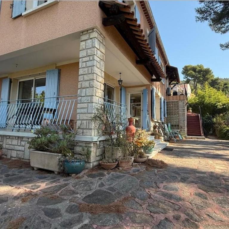 T2 calme et cozy à 5 minutes from Almanarre - Appartement 1 Chambre - 6