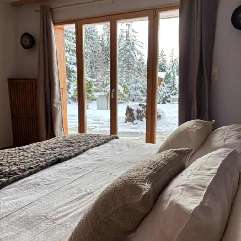 Casa Gherdëina, ski-in, ski-out mountain gem - Two-Bedroom Apartment - 11