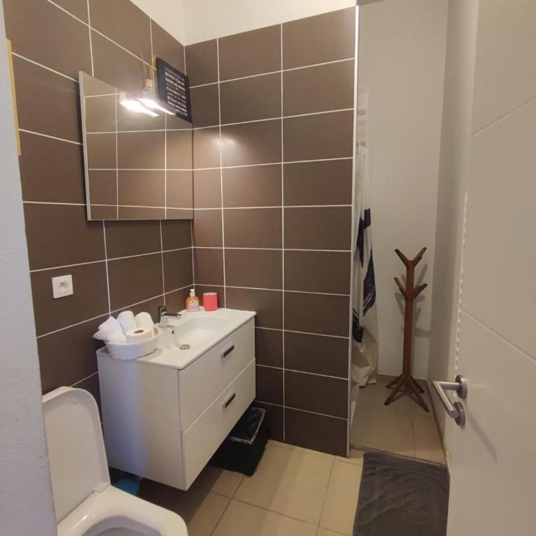 Appartement calme avec jardinet privatif - 5 min gare - Apartment mit 1 Schlafzimmer und Garten - 14