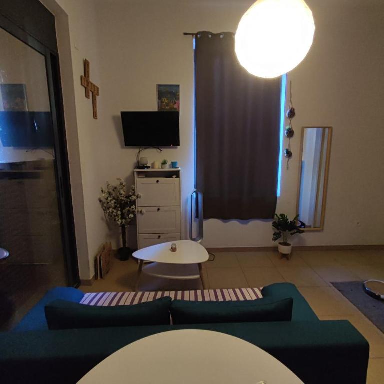 Appartement calme avec jardinet privatif - 5 min gare - Apartment mit 1 Schlafzimmer und Garten - 10