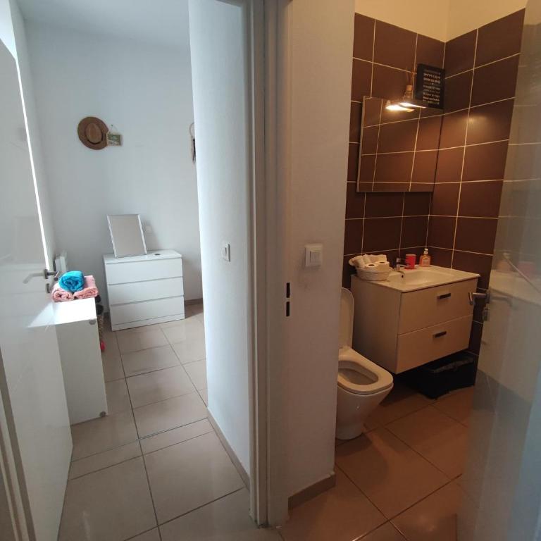 Appartement calme avec jardinet privatif - 5 min gare - Apartment mit 1 Schlafzimmer und Garten - 16
