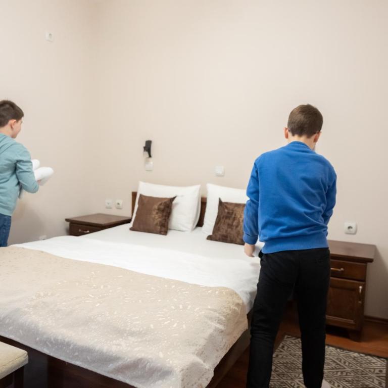 DOWNTOWN ROOMS - Double or Twin Room with City View - 11