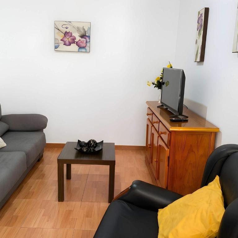 Apartamentos Tranquilos Conil Facil Aparcamiento con patio interior solo capetamos familias y parejas - Appartement - 2