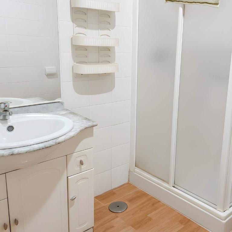 Apartamentos Tranquilos Conil Facil Aparcamiento con patio interior solo capetamos familias y parejas - Appartement - 10