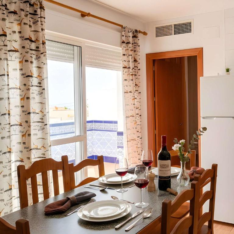 Apartamentos Tranquilos Conil Facil Aparcamiento con patio interior solo capetamos familias y parejas - Appartement - 11