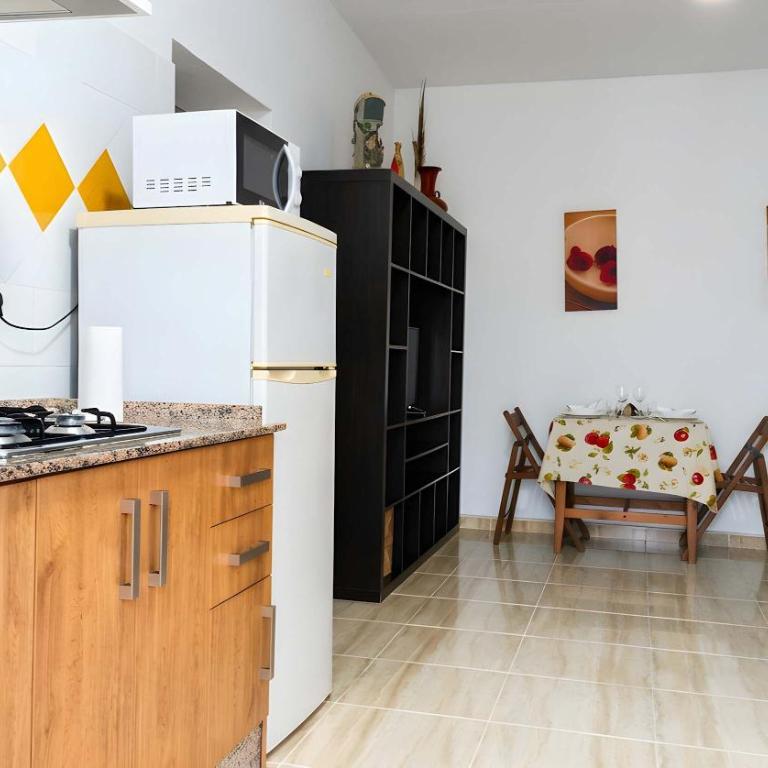 Apartamento Con aire acondicionado y patio ideal para mascosta Solo alquilamos familias y parejas - Appartamento - 11