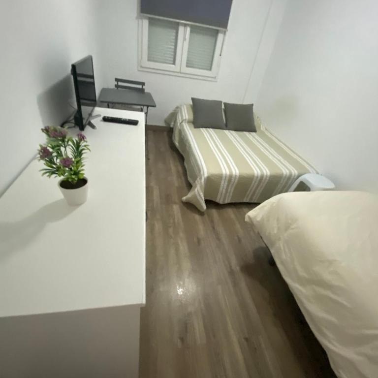 Apartamento Cerca Aeropuerto, FERIA, metro ,bus - Apartamento Familiar de 2 dormitorios - 3