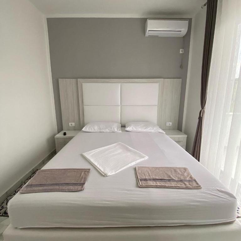 Maxhuri Apartments - Porodična Soba - 12