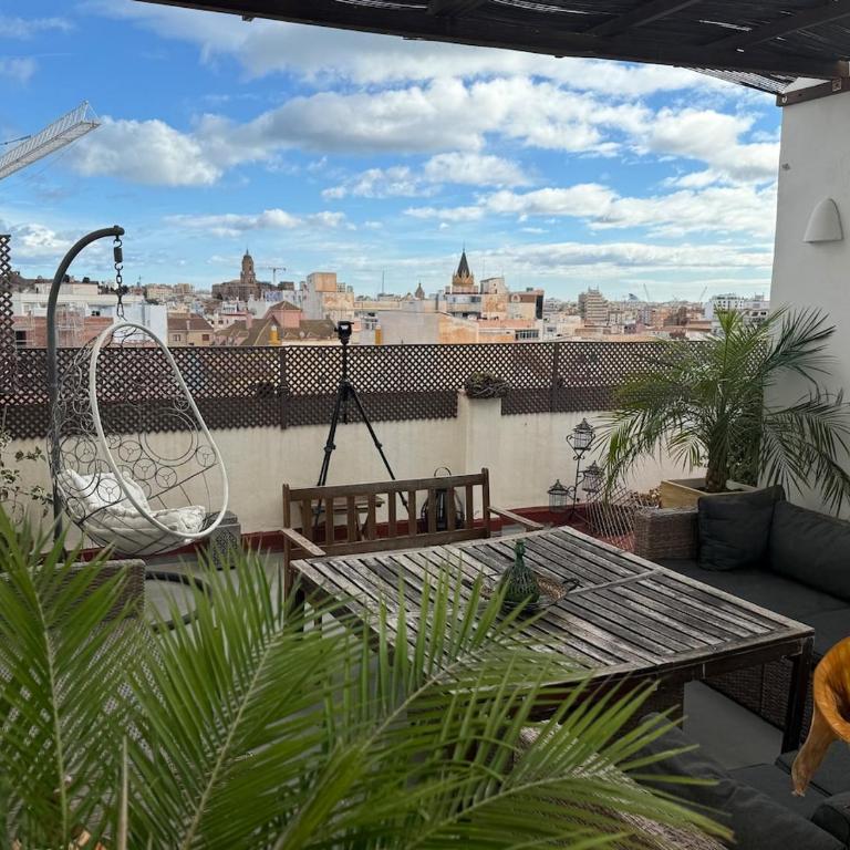 Sky Terrace Málaga - Oasis urbano centro Málaga vistas - Three-Bedroom Apartment - 1
