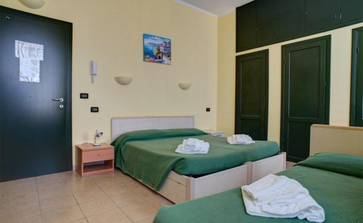 Soggiorno Marino San Giuseppe - Camera Matrimoniale Deluxe (2 Adulti + 1 Bambino) - 3