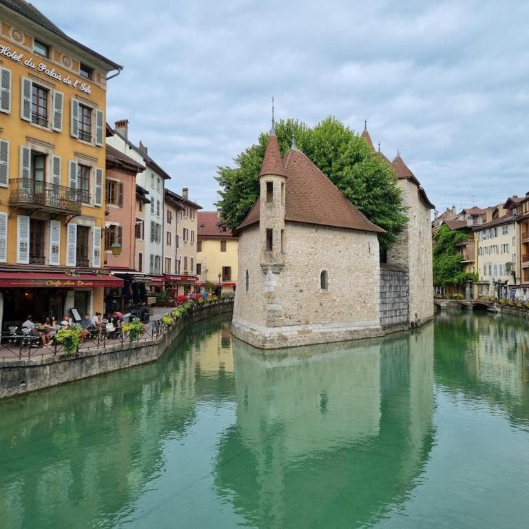 2 bedroom apartment - Garden - Private Parking - Close to old town - Appartement avec Terrasse - 11