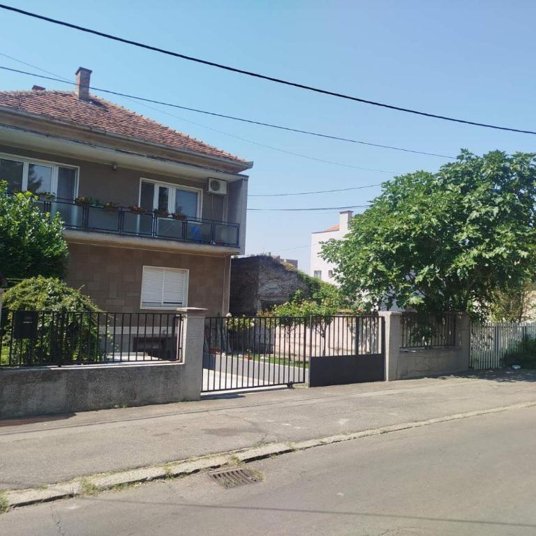Paws & Pines Hideaway - Apartman sa 2 Spavaće Sobe - 28