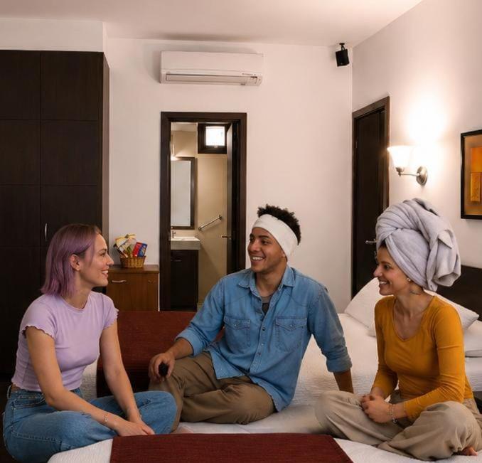 Hotel y Hostal cf bed y breakfast - Deluxe Family Room - 39