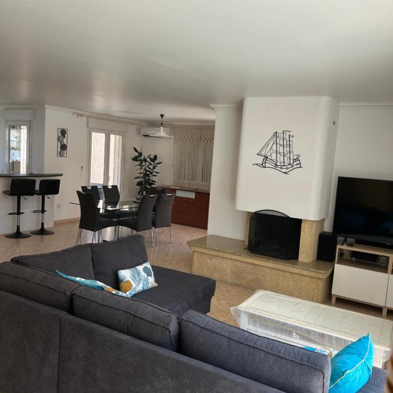 Villa climatisée de l'Etang de THAU avec piscine - Villa - 15