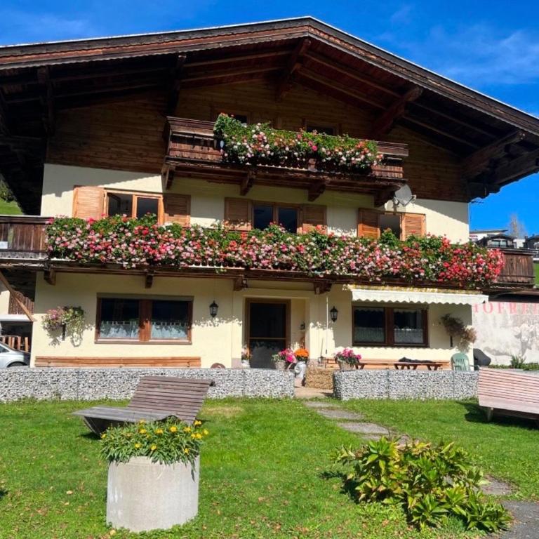 Biobauernhof Hofreith - Doppelzimmer mit Bergblick - 1
