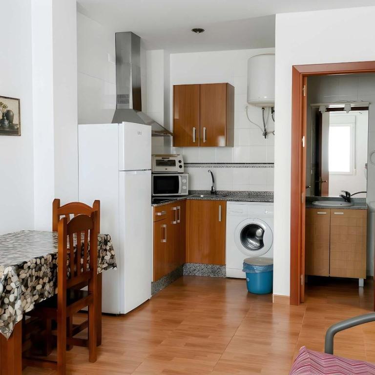 Apartamento lugar Tranquilo facil aparcamiento solo alquilamos a familias y parejas - Appartement - 3