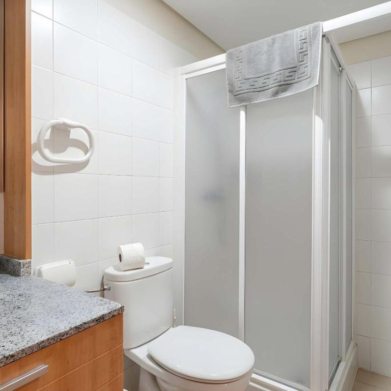 Apartamento lugar Tranquilo facil aparcamiento solo alquilamos a familias y parejas - Appartement - 8