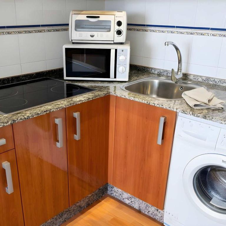 Apartamento lugar Tranquilo facil aparcamiento solo alquilamos a familias y parejas - Appartement - 7
