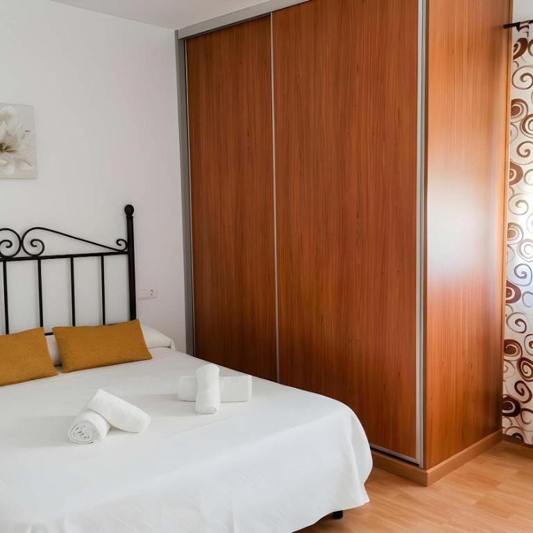 Apartamento lugar Tranquilo facil aparcamiento solo alquilamos a familias y parejas - Appartement - 11
