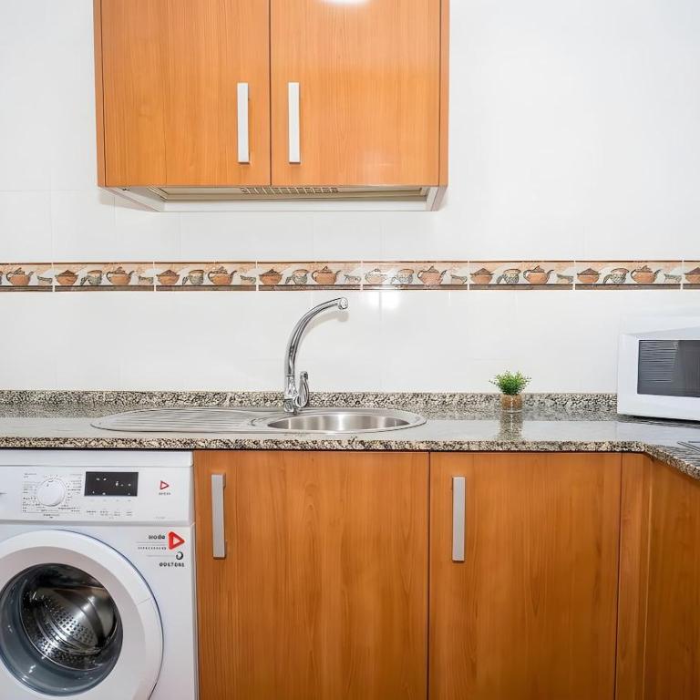 Apartamento acogedor en Conil Solo parejas y familias - Appartement - 8