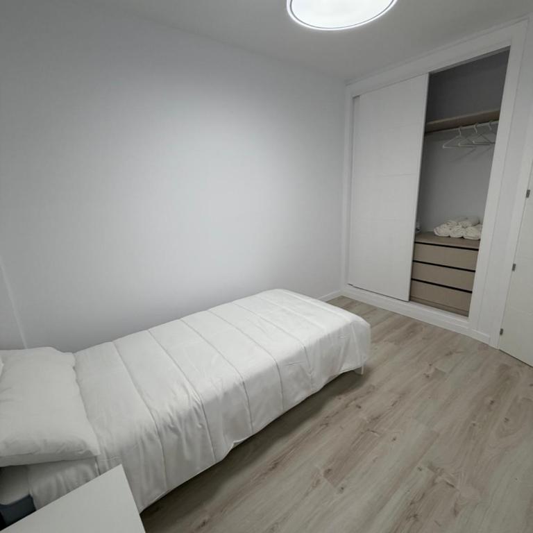 Vivienda Vacacional Goya Cadiz - Three-Bedroom Apartment - 6