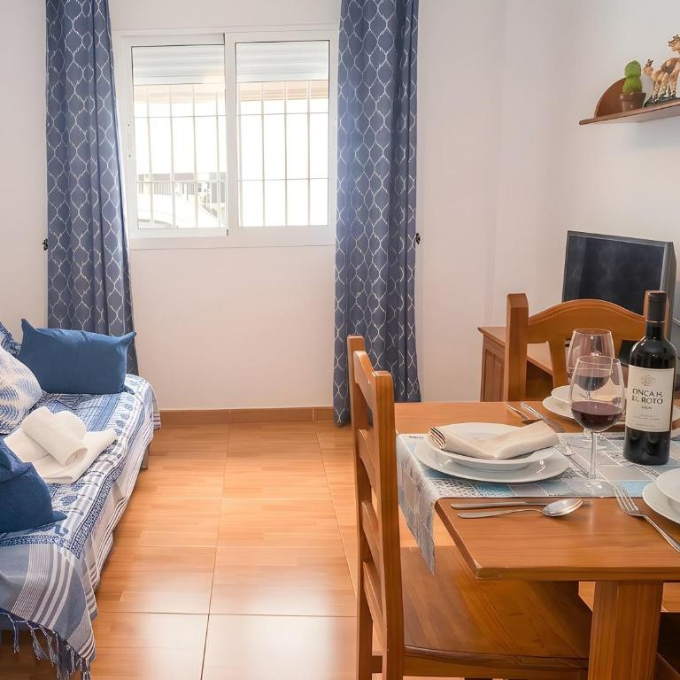 Apartamento en Conil Facil aparcamiento Solo para familias y parejas - Appartement - 6