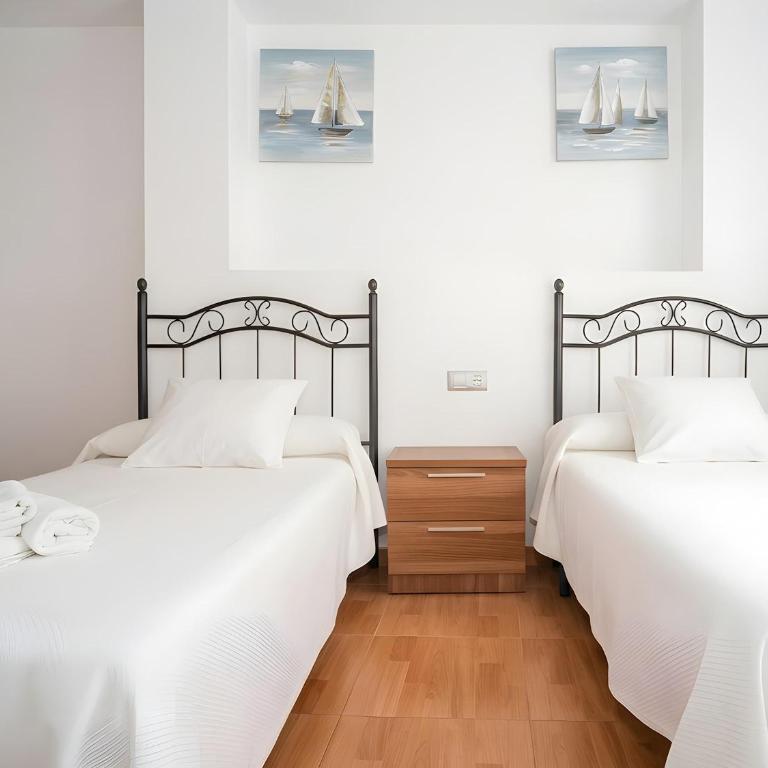 Apartamento en Conil Zona centro solo aceptamos familias y parejas - Appartement - 28