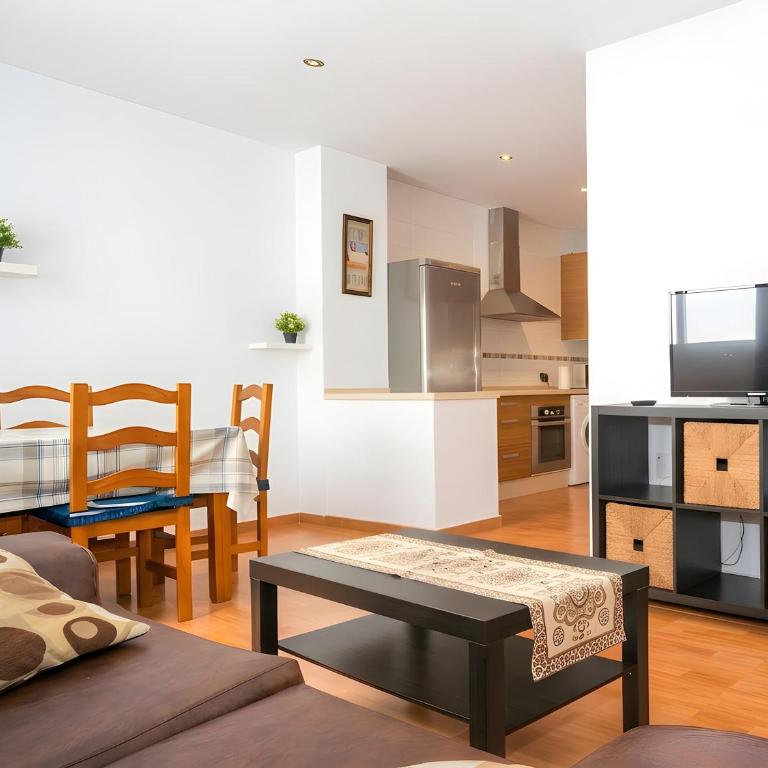 Apartamento en Conil Zona centro solo aceptamos familias y parejas - Appartement - 34