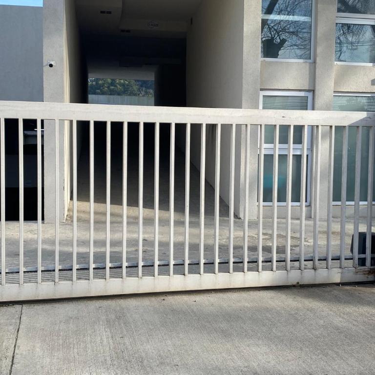 Cómodo Depto 3 camas, vista al estadio y estacionamiento gratis - Apartamento de 2 dormitorios con balcón - 24