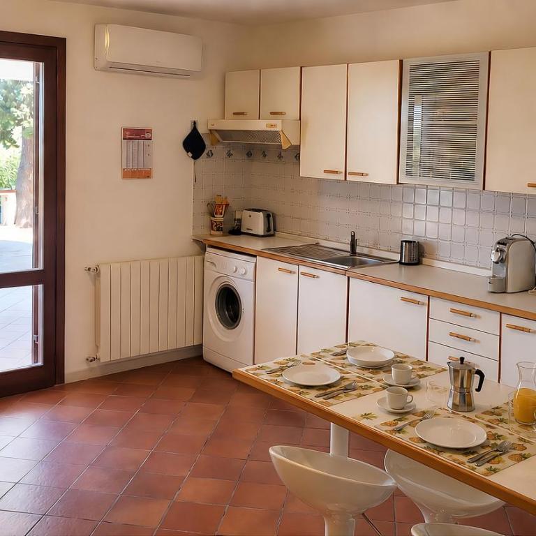 Villa con Piscina DAMIANI CASE VACANZE PALERMO - Villa con 2 Camere da Letto - 4